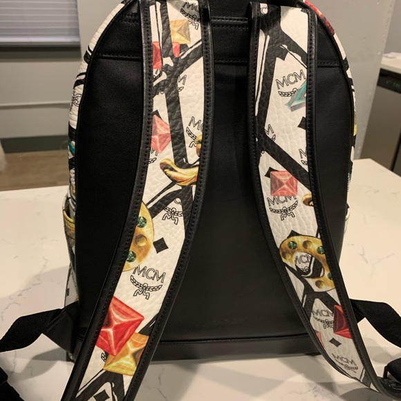 MCM MEDIUM BACKPACK - Picture 3 of 8